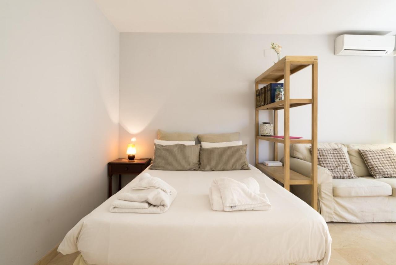 Studio Pedrega Apartment Malaga Ngoại thất bức ảnh